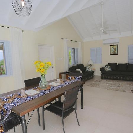 Richmond - Heroes Villa, Ac, Security, Access To Pool, Playground & Private Beach - Welcome Breakfast Basket Exteriör bild