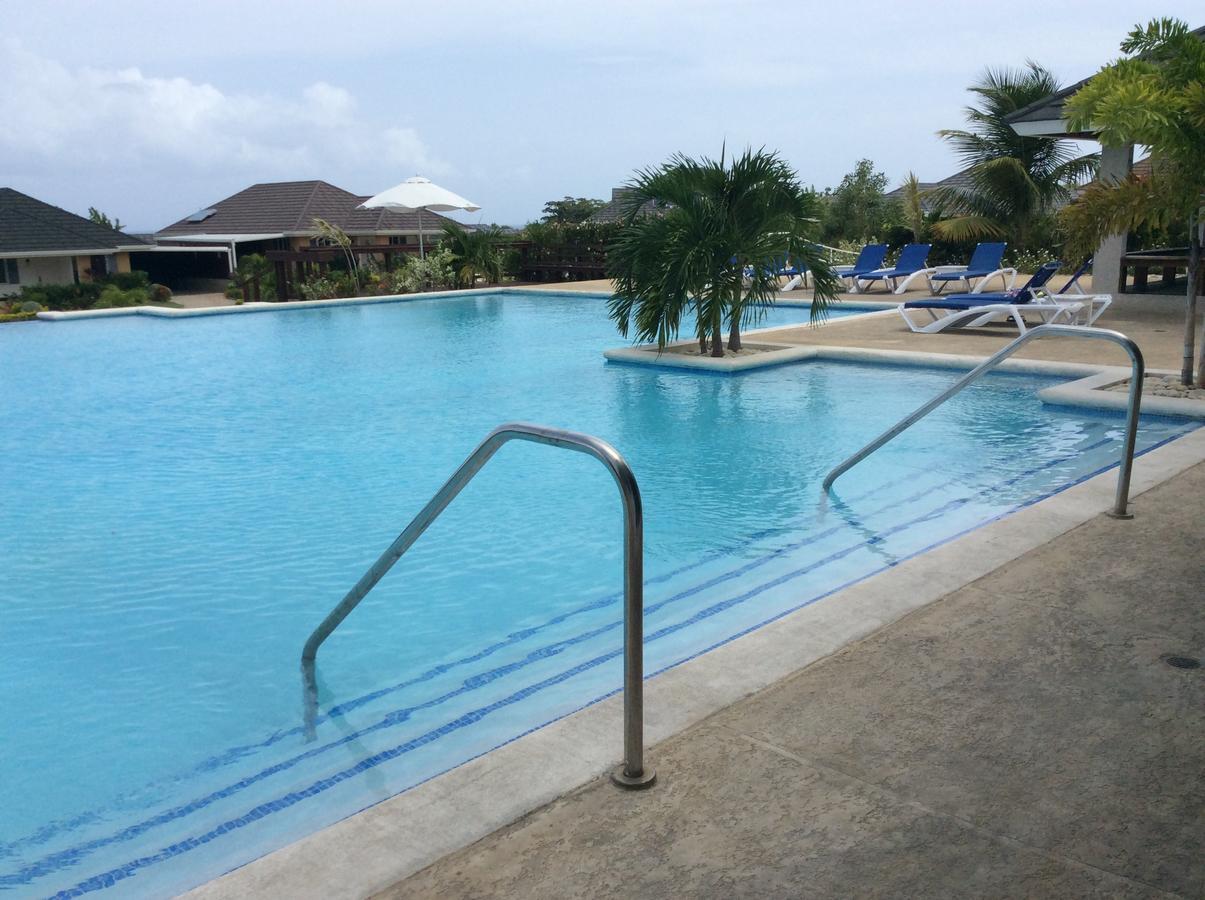 Richmond - Heroes Villa, Ac, Security, Access To Pool, Playground & Private Beach - Welcome Breakfast Basket Exteriör bild