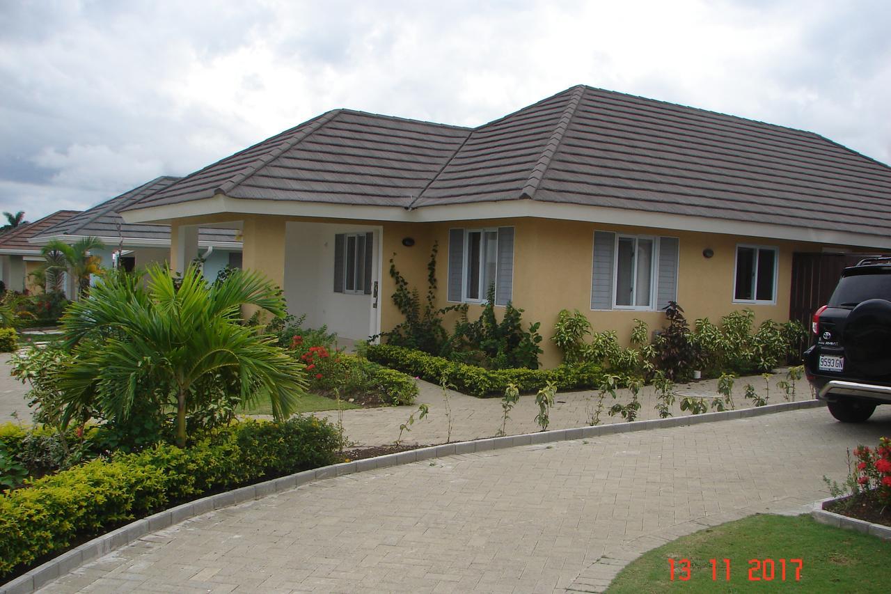 Richmond - Heroes Villa, Ac, Security, Access To Pool, Playground & Private Beach - Welcome Breakfast Basket Exteriör bild